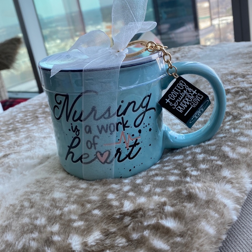 Nursing mug and key chain gift set